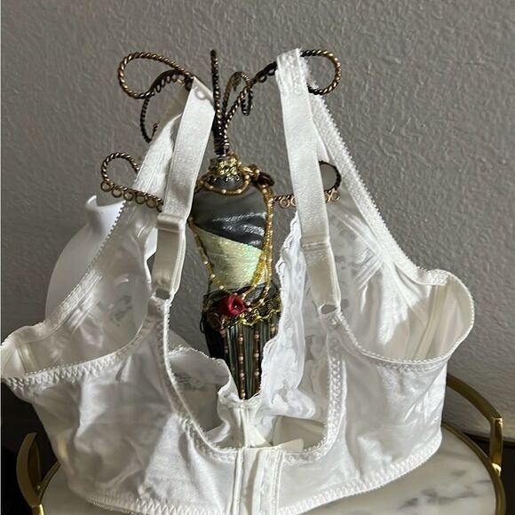 Vassarette bra white lace sheer 42D underwire floral EUC - Picture 3 of 7